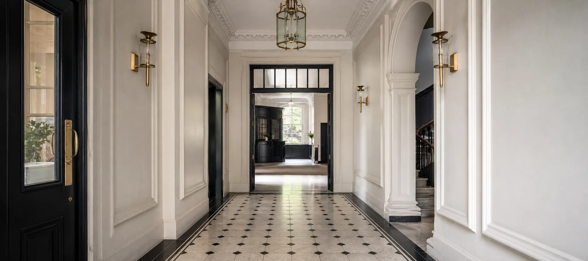 Immaculate entrance corridor in a Kensington and Chelsea mansion block